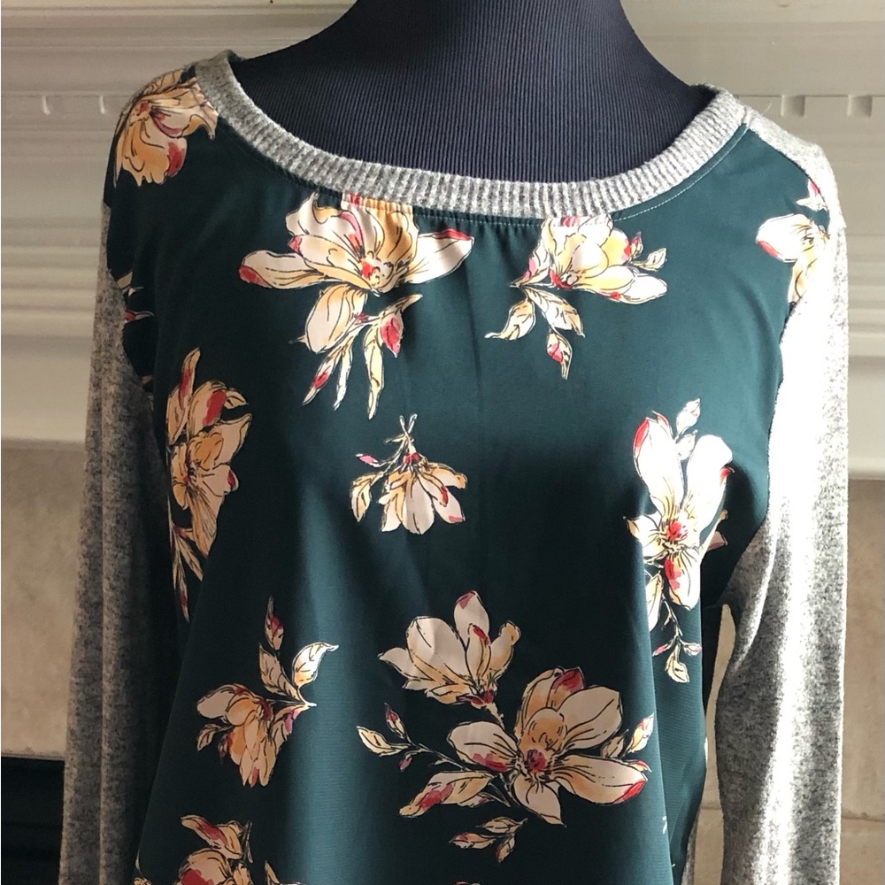 Kaileigh Blouse/Top Women's Floral Size L Long Sleeve Round Neck Rayon Blend = A